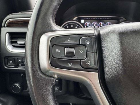 Used 2021 Chevrolet Suburban Premier w/ Premium Package RWD image 26