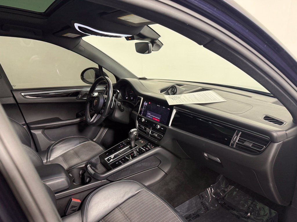 Certified 2023 Porsche Macan Turbo AWD/4WD image 15