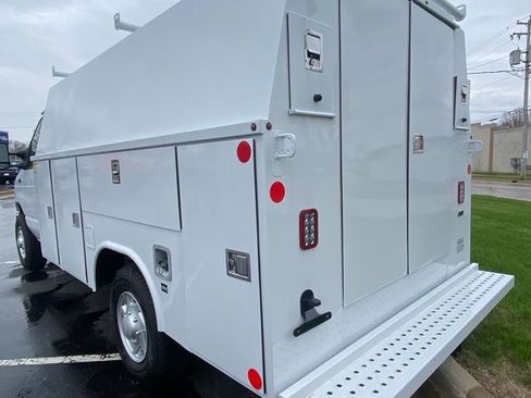 New 2026 Ford E-350 and Econoline 350 Super Duty w/ Power Equipment Group RWD image 20