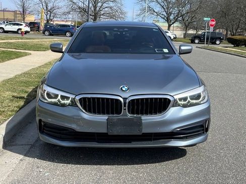 Used 2019 BMW 530i xDrive w/ Premium Package image 2