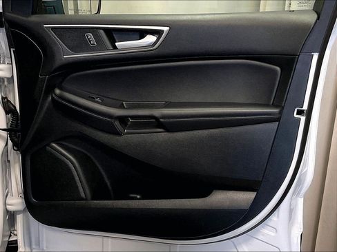 Used 2022 Ford Edge SEL w/ Convenience Package AWD/4WD image 12