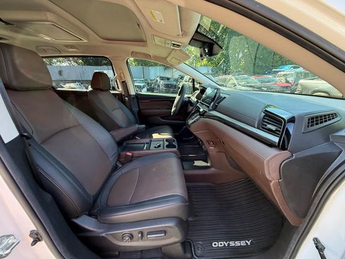 Used 2026 Honda Odyssey Elite image 5