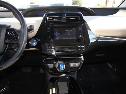 Used 2019 Toyota Prius XLE image 5