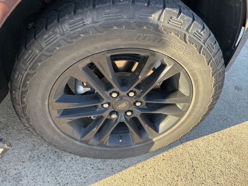 Used 2023 Ford Expedition XLT image 15