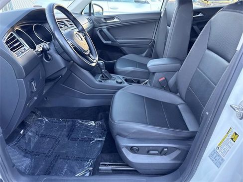Used 2019 Volkswagen Tiguan SE image 14