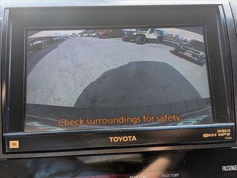 Used 2010 Toyota Sequoia Platinum image 14