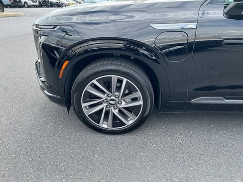 Certified 2026 Cadillac Vistiq Sport w/ LPO, Floor Liner Package AWD/4WD image 32