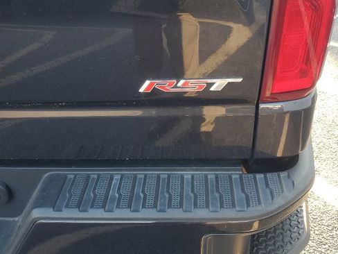 Used 2022 Chevrolet Silverado 1500 RST w/ Convenience Package II AWD/4WD image 5