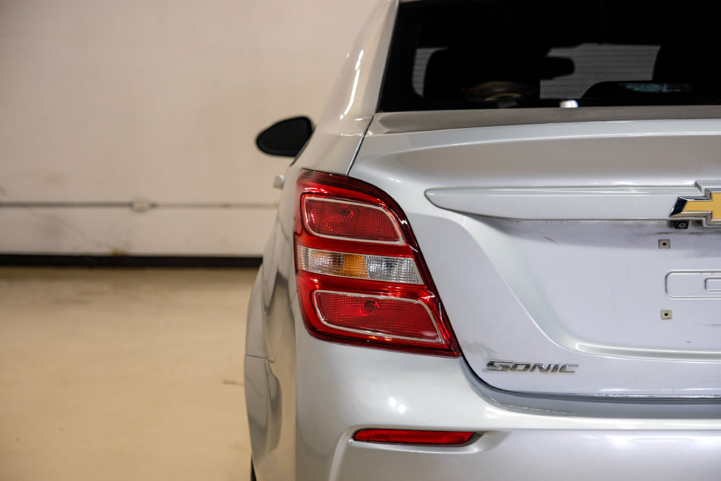 Used 2020 Chevrolet Sonic LT FWD image 56