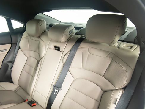 Certified 2025 Porsche Taycan RWD image 39