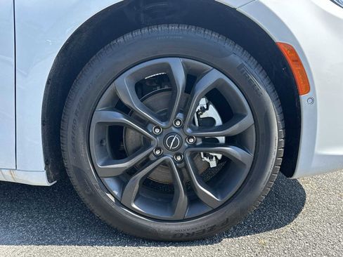 New 2026 Chrysler Pacifica Select image 12