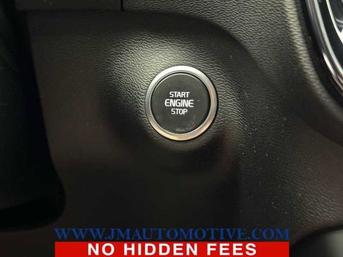 Used 2020 Volvo XC40 T5 R-Design image 41