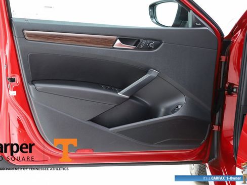 Used 2022 Volkswagen Passat 2.0T FWD image 56