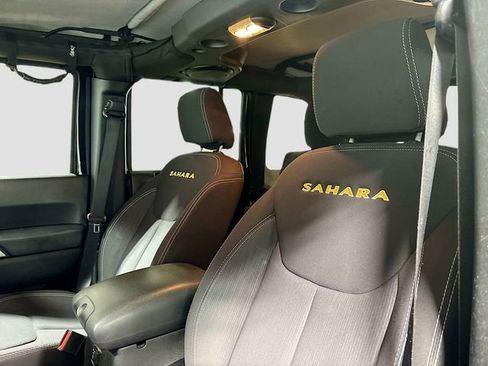Used 2013 Jeep Wrangler Unlimited Sahara w/ Connectivity Group AWD/4WD image 18
