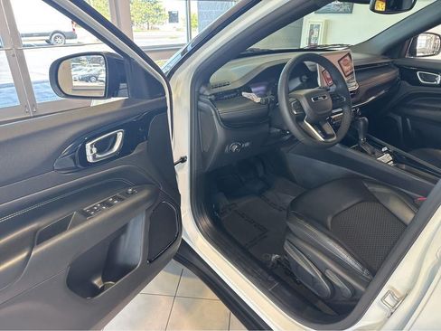Used 2022 Jeep Compass Latitude AWD/4WD image 15
