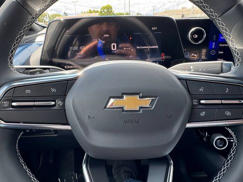 New 2026 Chevrolet Equinox EV LT w/ Convenience Package II FWD image 19