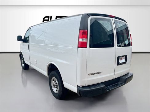 Used 2024 GMC Savana 2500 w/ Driver Convenience Package image 5