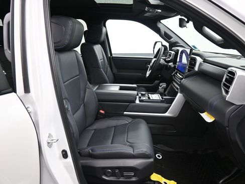 New 2024 Toyota Tundra Platinum image 25
