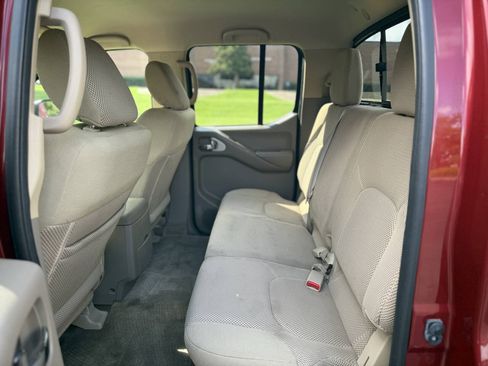 Used 2016 Nissan Frontier SV AWD/4WD image 16