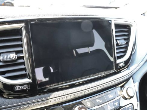 New 2026 Chrysler Pacifica Select FWD image 18