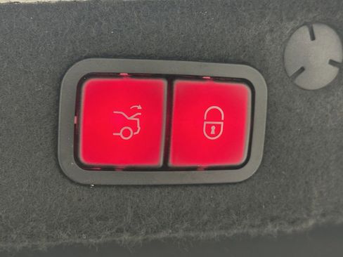 Used 2021 Mercedes-Benz C 300 4MATIC Sedan image 22