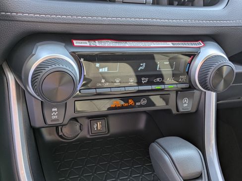 New 2025 Toyota RAV4 LE image 17