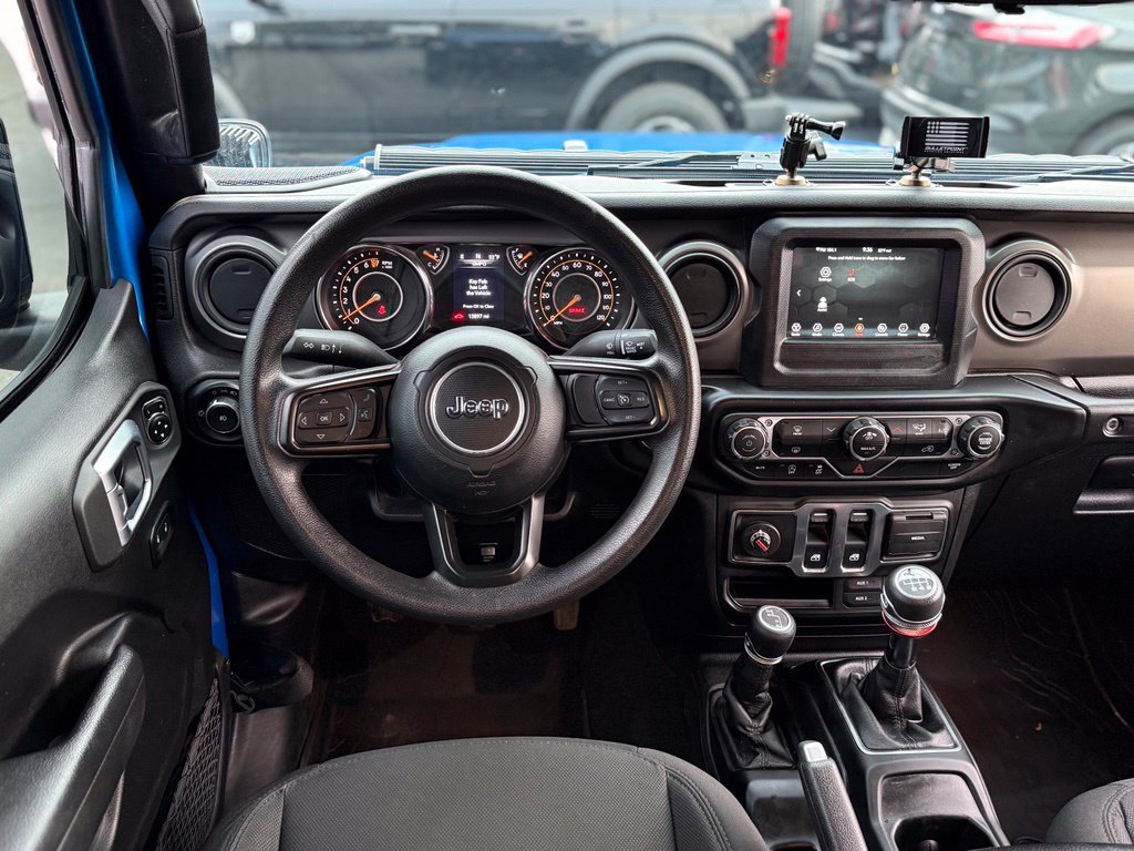 Used 2022 Jeep Wrangler Sport AWD/4WD image 17