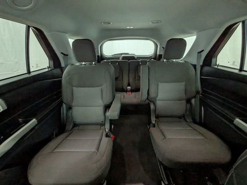 Certified 2023 Ford Explorer XLT w/ Class IV Trailer Tow Package AWD/4WD image 18