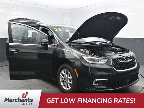 Used 2025 Chrysler Pacifica Select FWD image 52