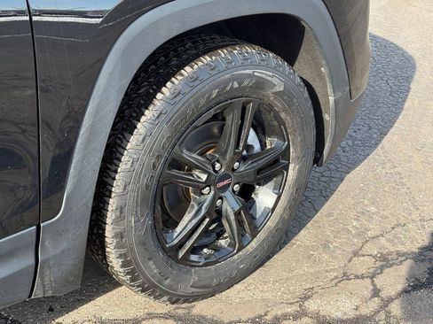 Used 2023 GMC Terrain AT4 w/ Infotainment Package II image 9