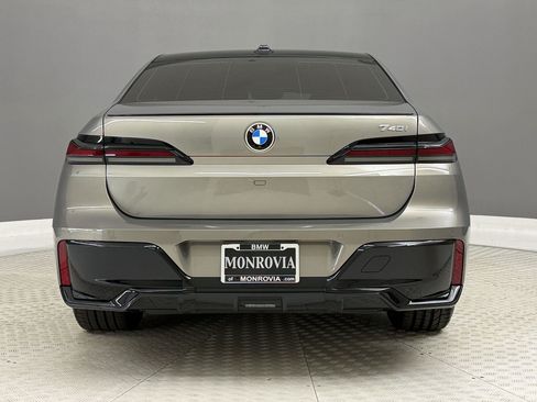 Used 2023 BMW 740i RWD image 10