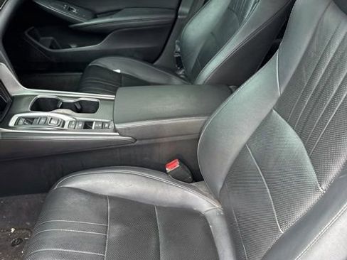 Used 2021 Honda Accord Touring image 6