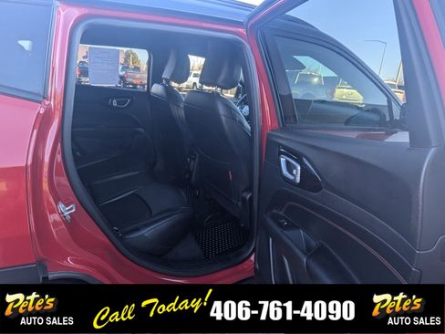 Used 2023 Jeep Compass Trailhawk image 12