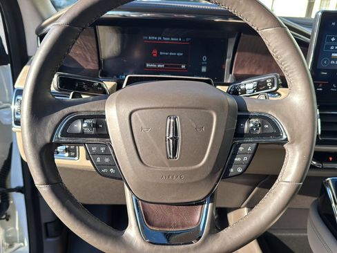 Used 2022 Lincoln Navigator L Reserve image 17