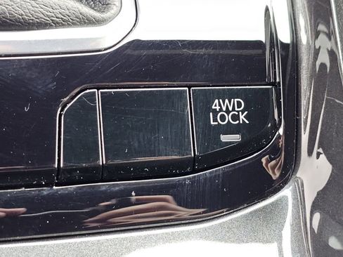 Used 2024 Jeep Compass Sport image 14