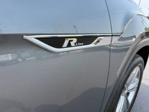 Used 2018 Volkswagen Atlas SEL w/ R-Line Package FWD image 45