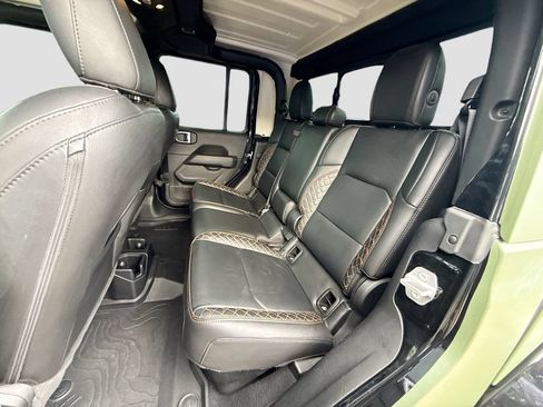 Used 2021 Jeep Gladiator Overland AWD/4WD image 27