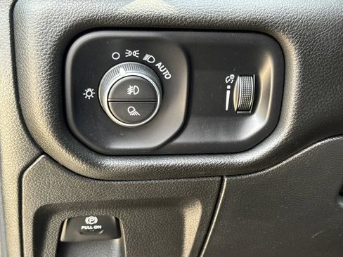 Used 2023 RAM 1500 Big Horn AWD/4WD image 22
