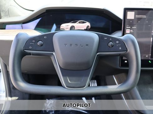 Used 2023 Tesla Model S Standard Range image 3