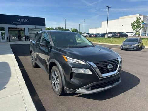 Used 2023 Nissan Rogue SV FWD image 3