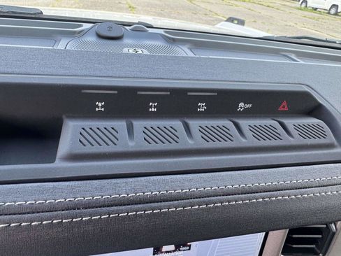 New 2026 Ford Bronco Outer Banks w/ Sasquatch Package AWD/4WD image 21