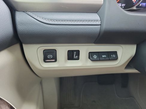 Used 2021 GMC Acadia Denali w/ Denali Technology Package image 23