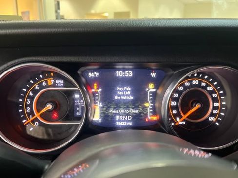 Used 2018 Jeep Wrangler Unlimited Sahara image 18