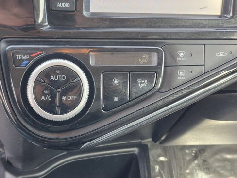 Used 2018 Toyota Prius C One FWD image 29