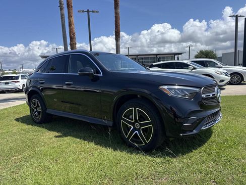 Used 2026 Mercedes-Benz GLC 300 image 3