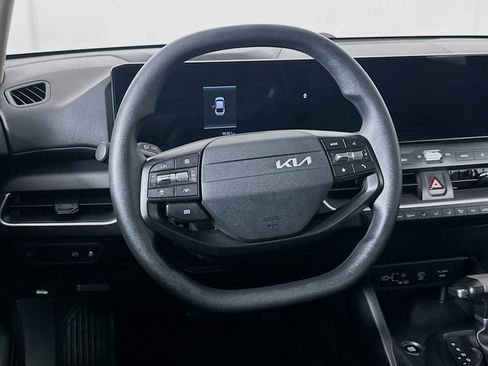 Used 2025 Kia K4 FWD image 18