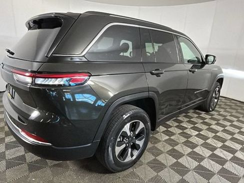 Used 2023 Jeep Grand Cherokee 4WD 4xe w/ Luxury Tech Group II image 3