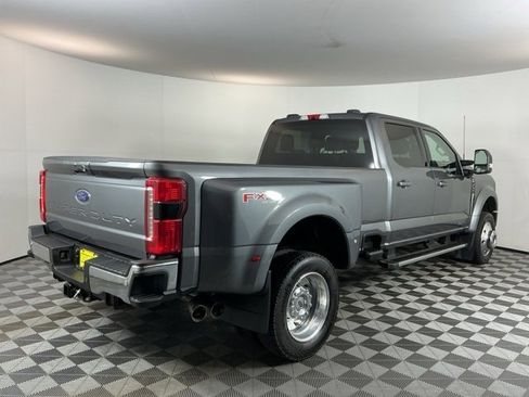 Used 2025 Ford F450 Lariat w/ FX4 Off-Road Package image 4