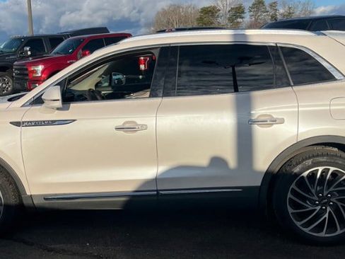 Used 2019 Lincoln Nautilus Reserve w/ Driver Assistance Package image 4