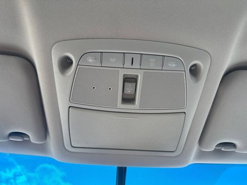 Used 2017 Nissan Altima 2.5 SV w/ Convenience Package FWD image 10